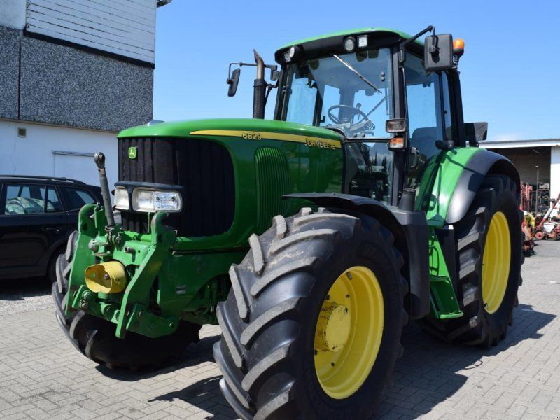 John Deere 6820