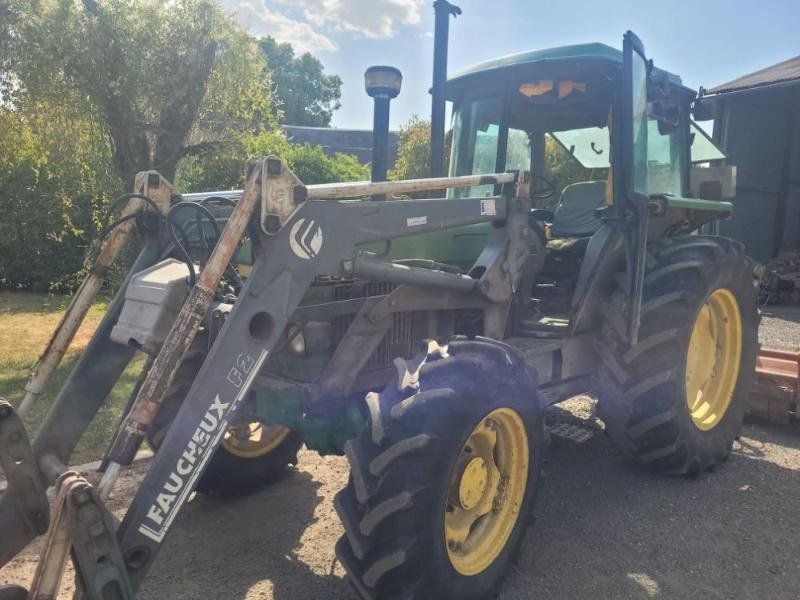 John Deere 2850