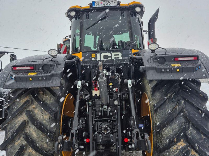 JCB FasTrac 8330
