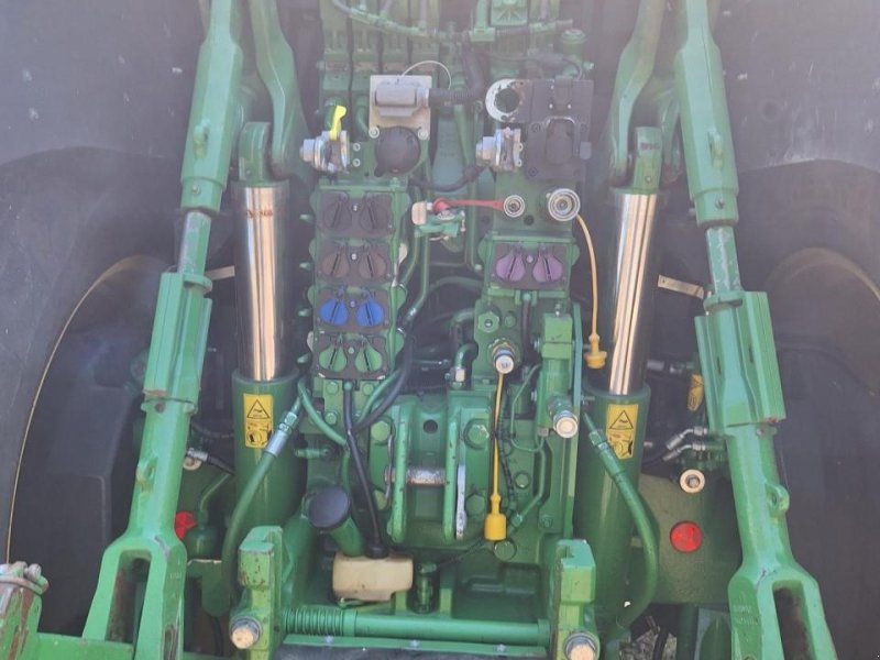 John Deere 6230R