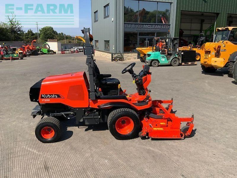Kubota f391 out front  (st27365)