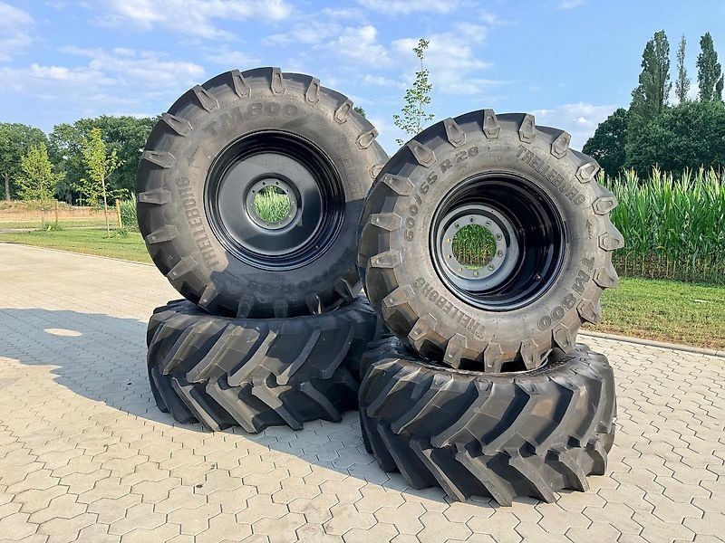 Trelleborg TM 800 710/70 R38 + 600/65 R28 **passend z.B. Fendt 724 Vari
