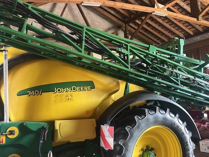 John Deere 740i