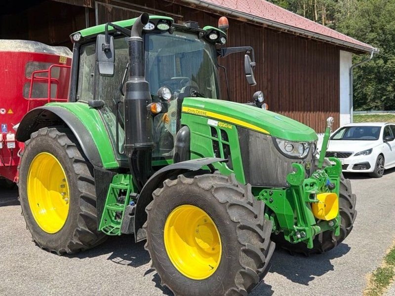 John Deere 6120M