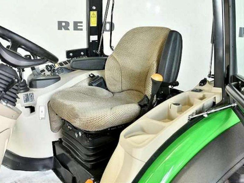 John Deere 4066R TRAKTOR