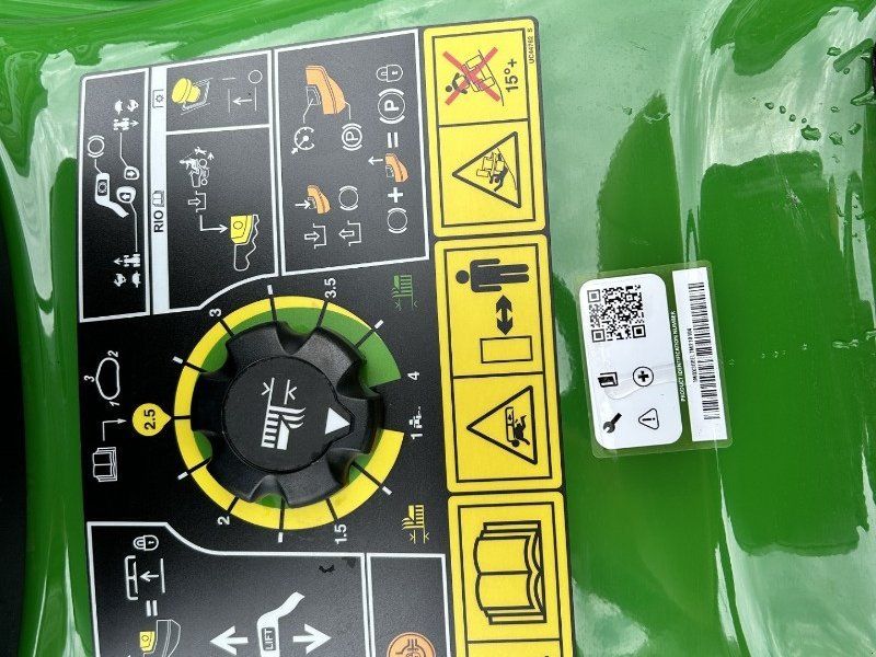 John Deere X380