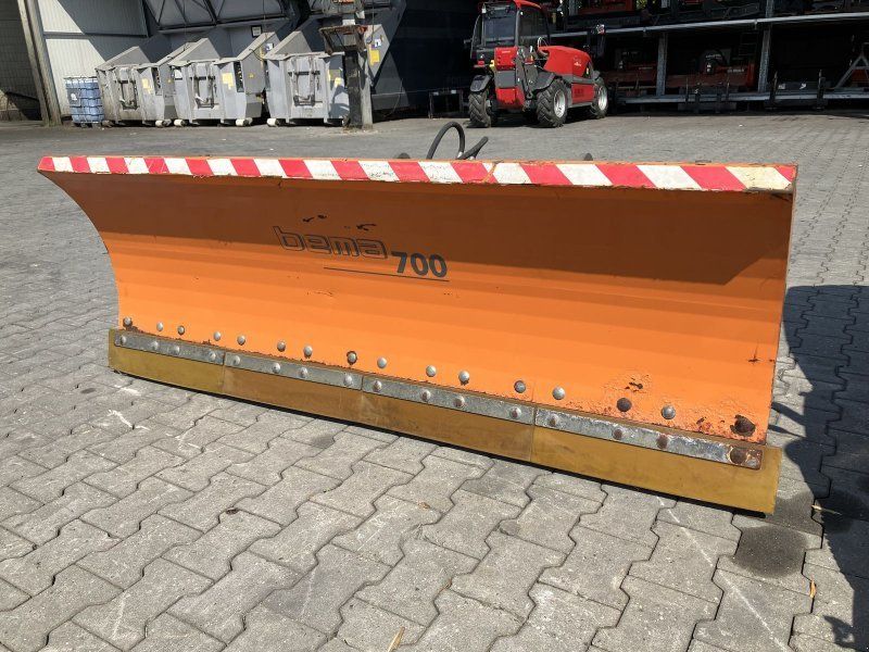 Bema 700  Schneeschild 2050mm