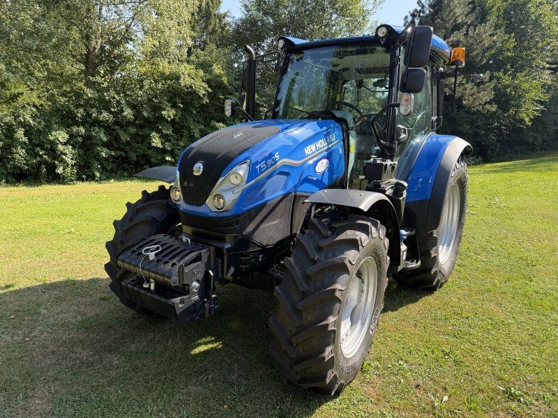 New Holland T5.90S Powershuttle
