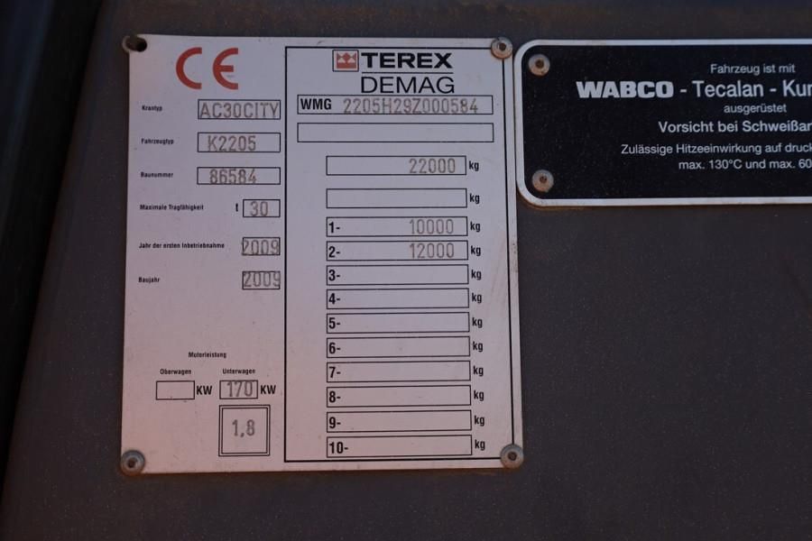 Demag AC30 City Diesel, 4x4x4 Drive, 30t Capacity, 25m M
