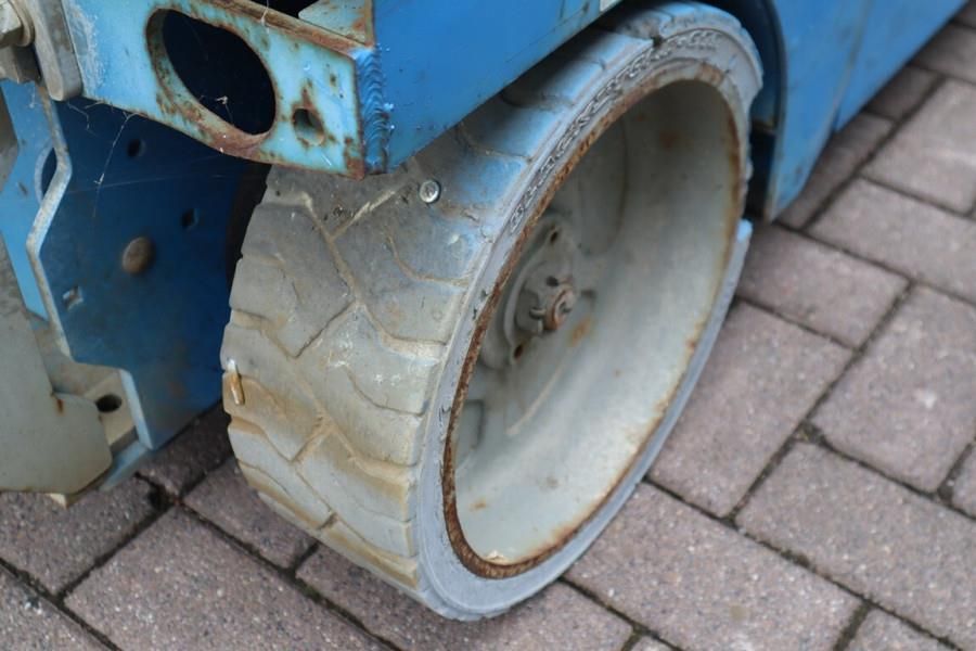 Genie GS2632 Electric, 10m Working Height, 227kg Capacit