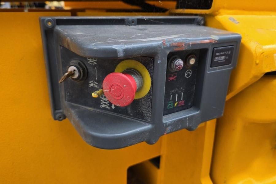 JLG 3246ES Electric, 11.7m Working Height, 320kg Capac