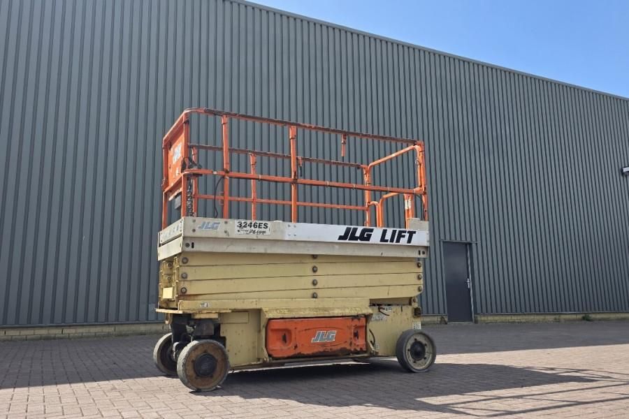JLG 3246ES Electric, 11.7m Working Height, 320kg Capac