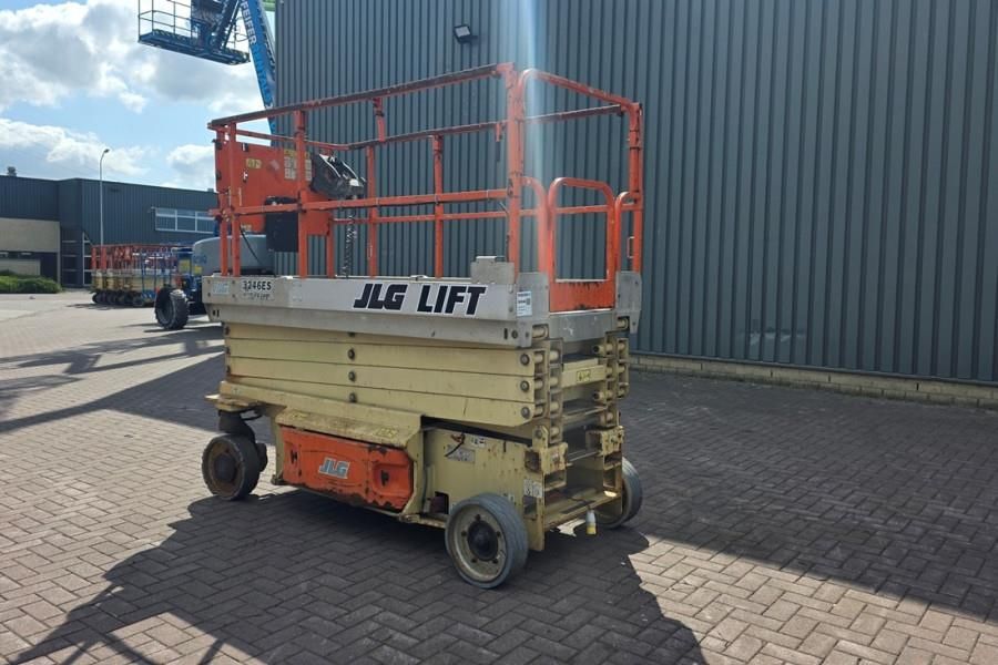 JLG 3246ES Electric, 11.7m Working Height, 320kg Capac