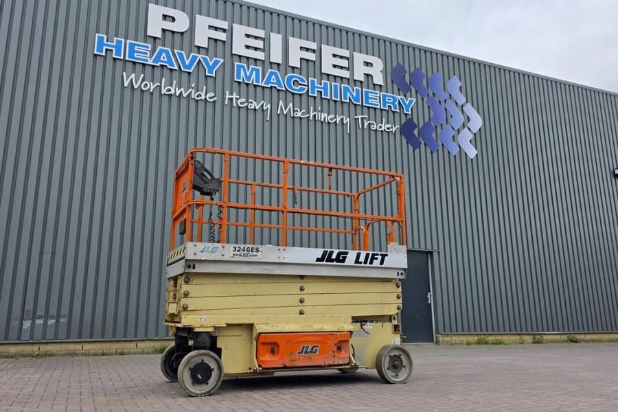 JLG 3246ES Electric, 11.7m Working Height, 320kg Capac