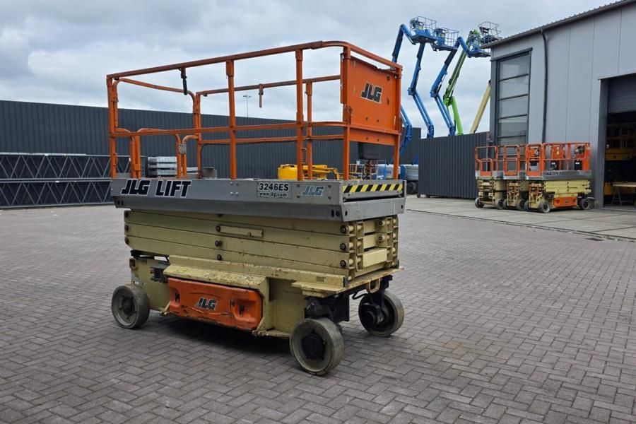 JLG 3246ES Electric, 11.7m Working Height, 320kg Capac