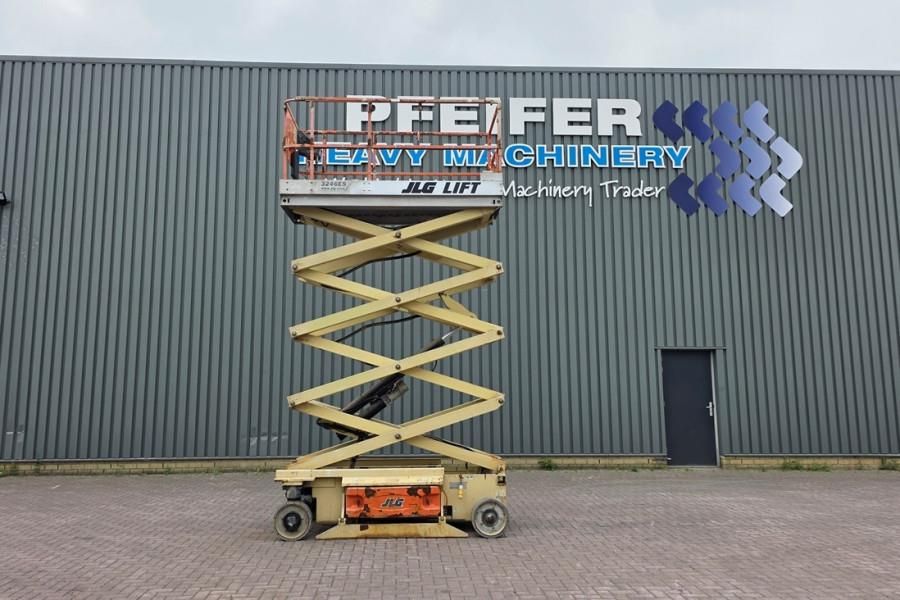 JLG 3246ES Electric, 11.7m Working Height, 320kg Capac