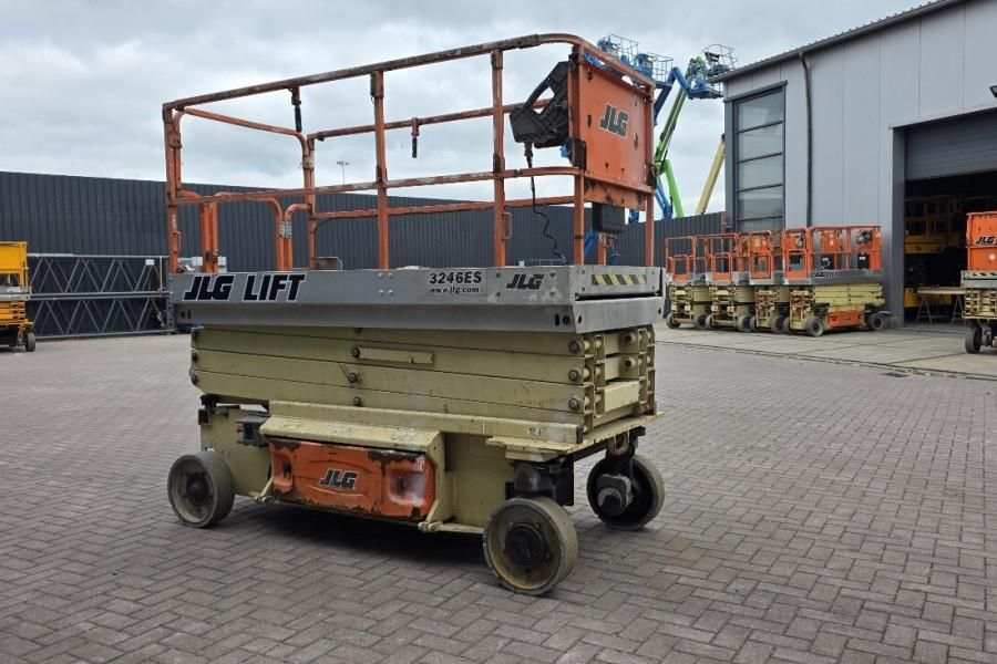 JLG 3246ES Electric, 11.7m Working Height, 320kg Capac