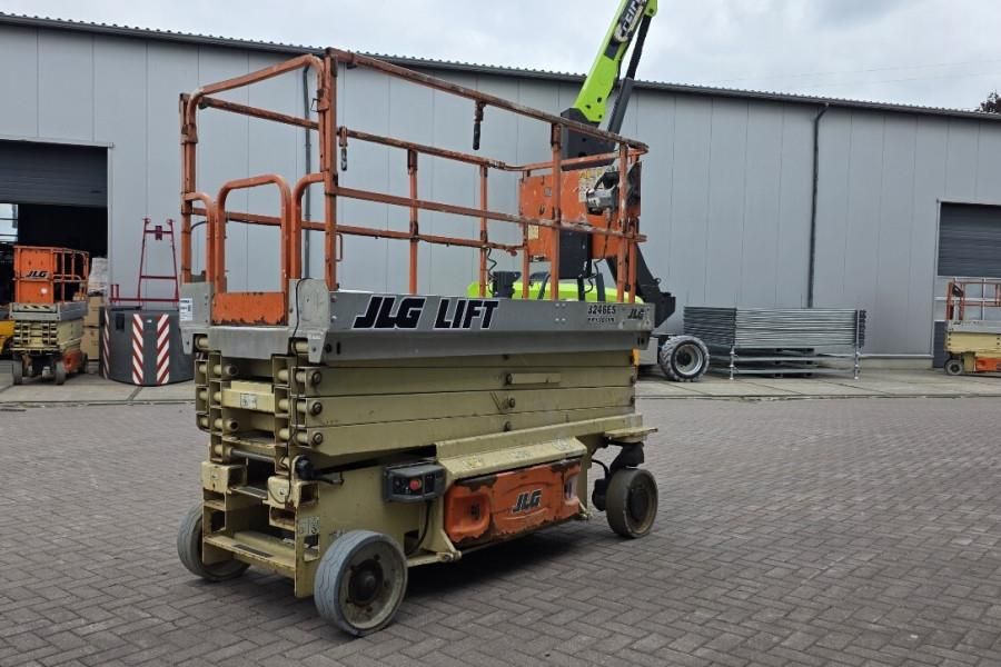 JLG 3246ES Electric, 11.7m Working Height, 320kg Capac