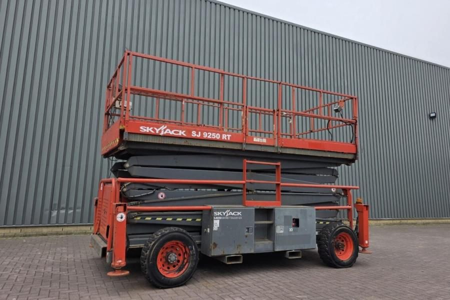 SkyJack SJ9250RT Diesel, 4x4 Drive, 17.2m Working Height,
