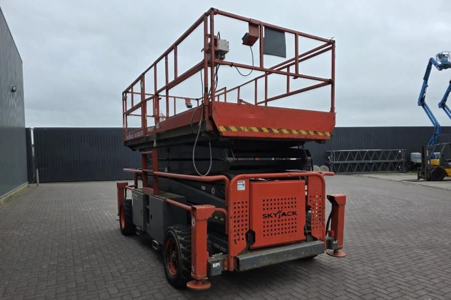 SkyJack SJ9250RT Diesel, 4x4 Drive, 17.2m Working Height,
