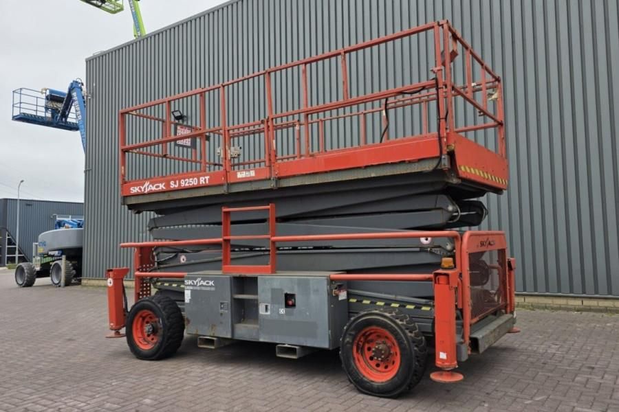 SkyJack SJ9250RT Diesel, 4x4 Drive, 17.2m Working Height,