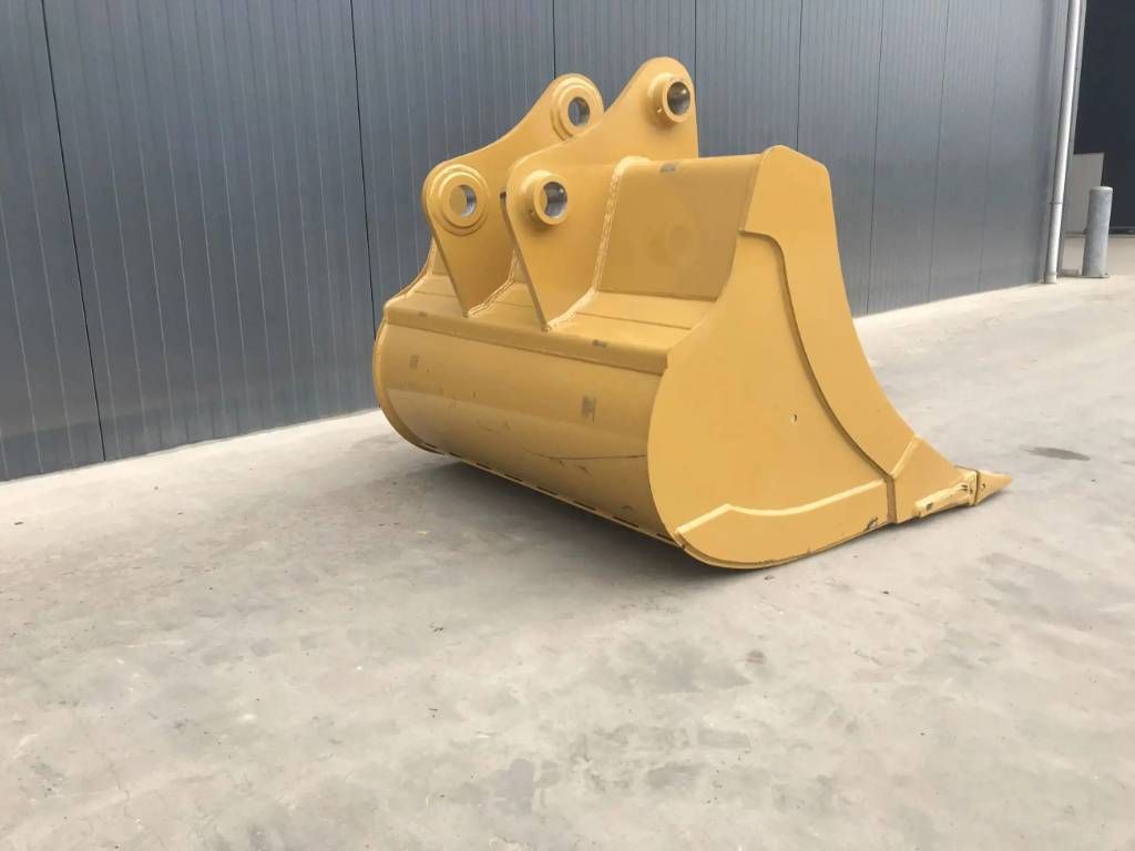 Komatsu PC240