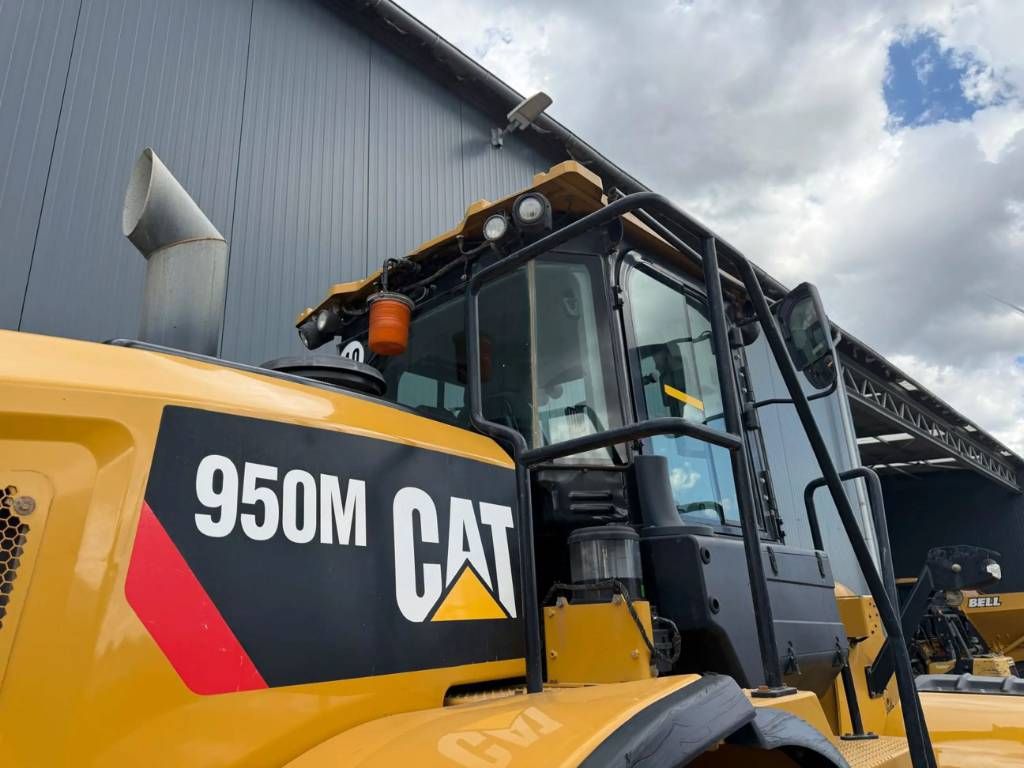 CAT 950M