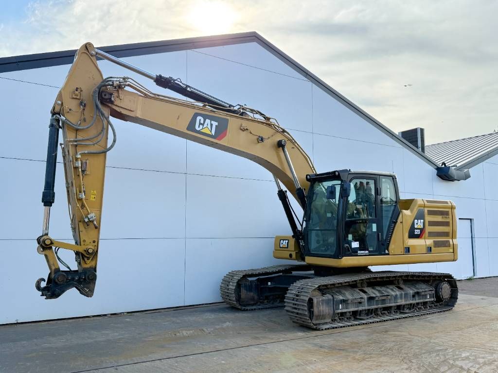 CAT 323 - Next Gen - Hammer Lines / Quick Coupler