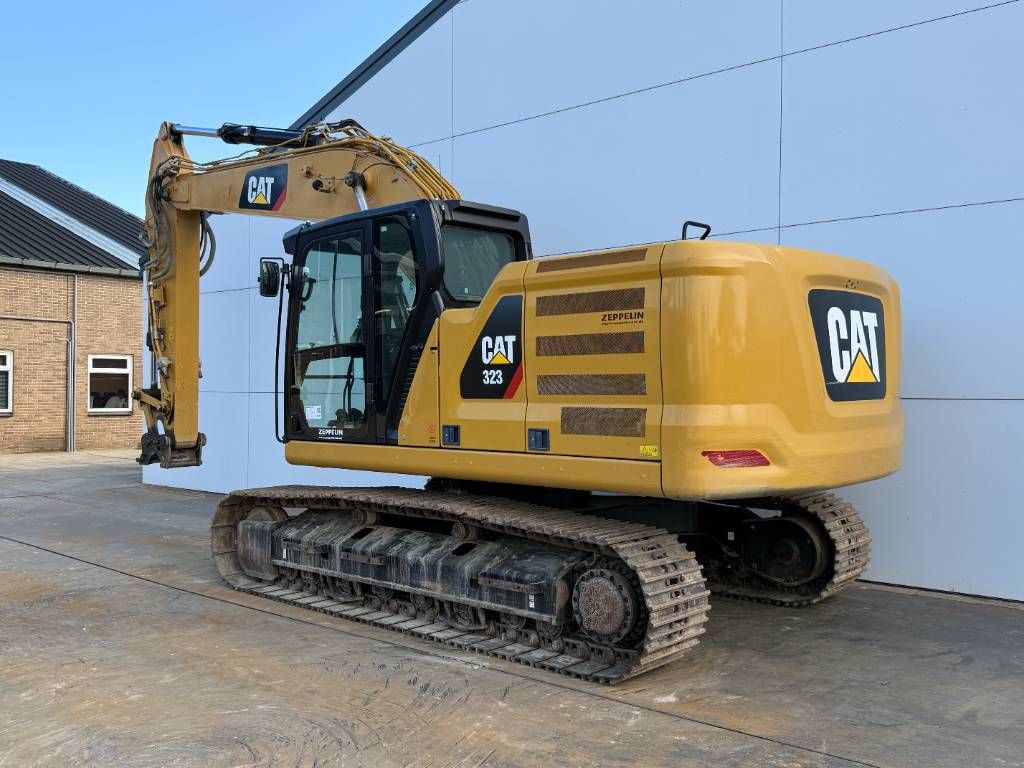CAT 323 - Next Gen - Hammer Lines / Quick Coupler