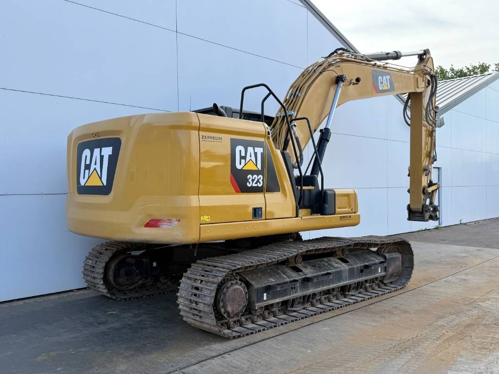 CAT 323 - Next Gen - Hammer Lines / Quick Coupler