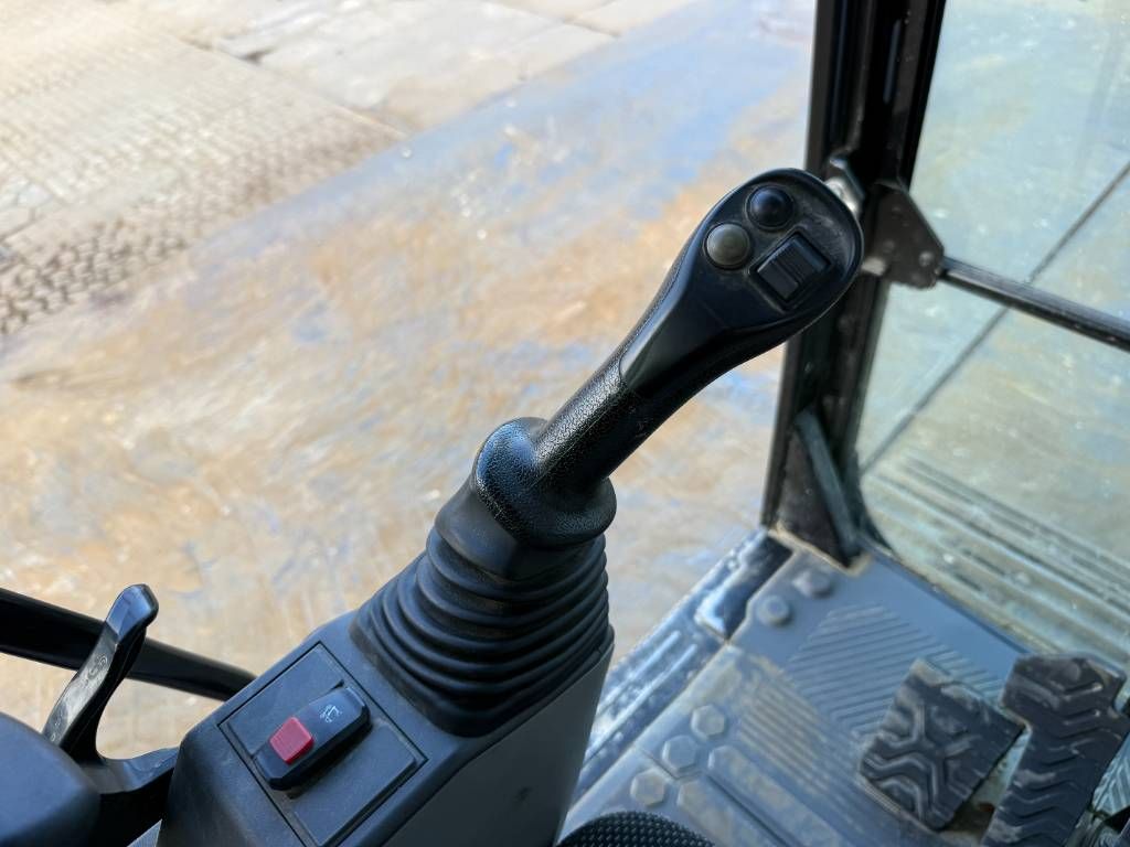 CAT 323 - Next Gen - Hammer Lines / Quick Coupler