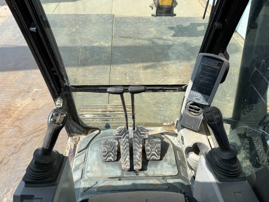 CAT 323FL - Hammer Lines / Quick Coupler