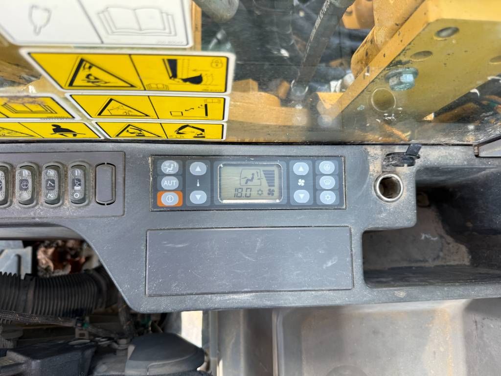 CAT 323FL - Hammer Lines / Quick Coupler