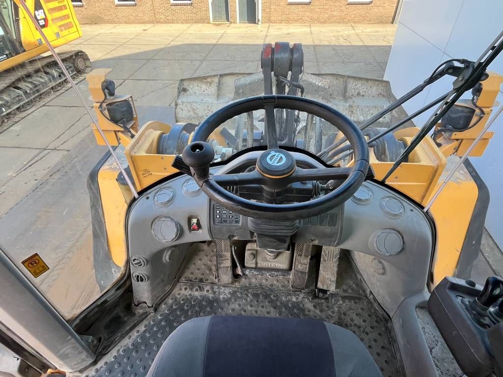 Volvo L150H - Automatic Greasing / Camera