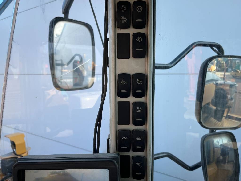 Volvo L150H - Automatic Greasing / Camera