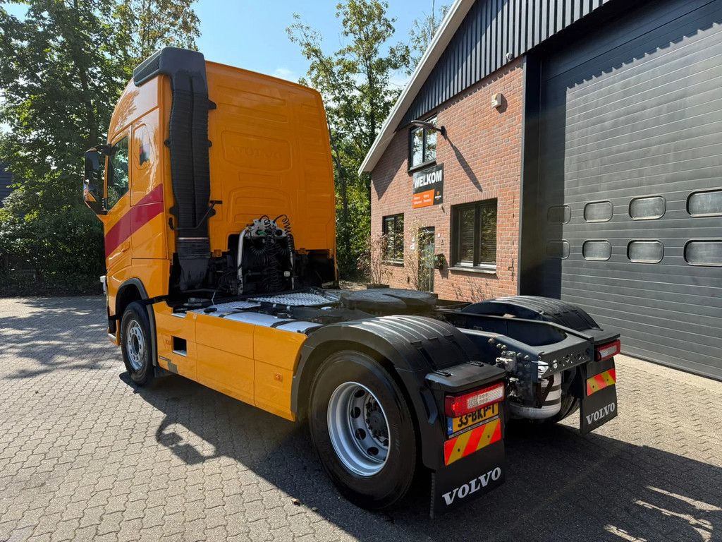 Volvo FH 420 Globetrotter 547.750KM Hydraulic NL Truck APK/TUV 03-2027
