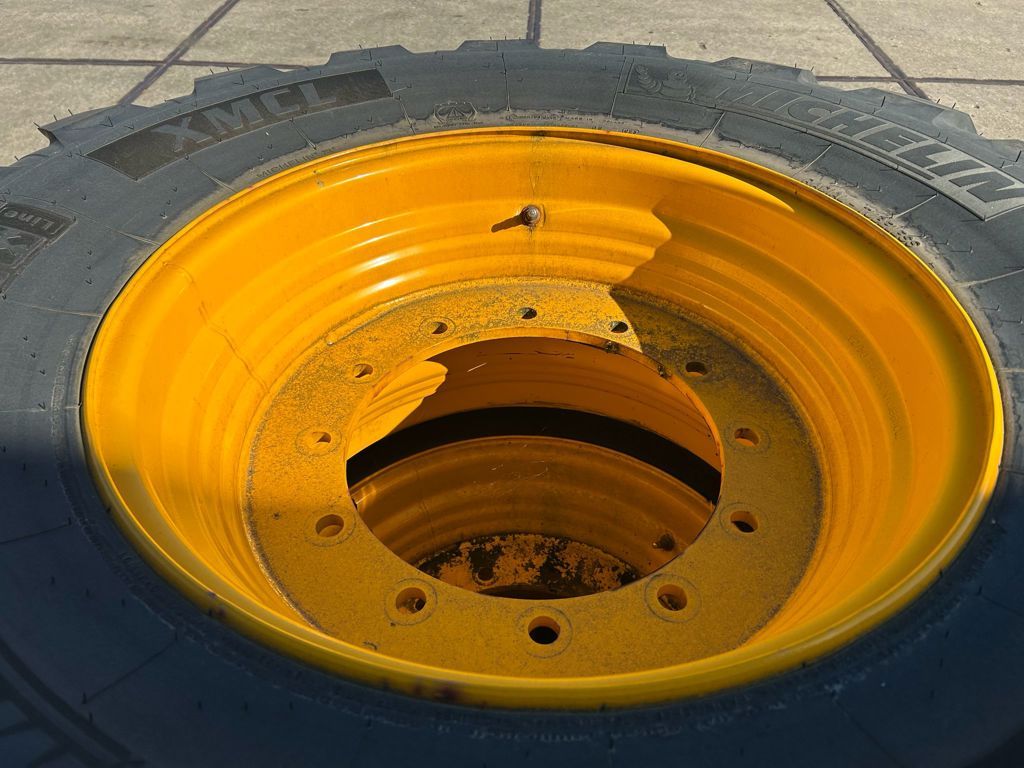 Michelin 4x XMCL 480/80R26 JCB 12g.