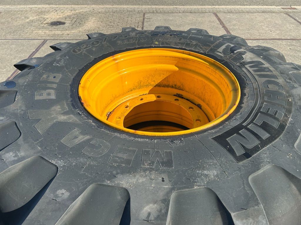 Michelin 4x620/75R26 megaXbib 12 gaats JCB velgen