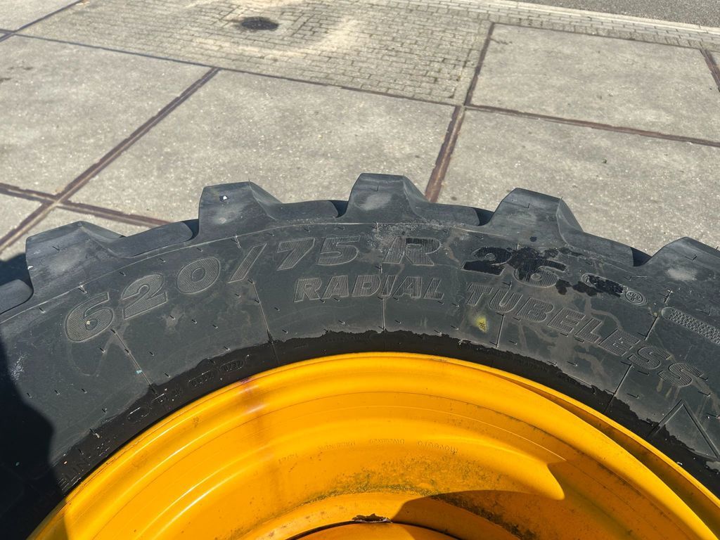 Michelin 4x620/75R26 megaXbib 12 gaats JCB velgen