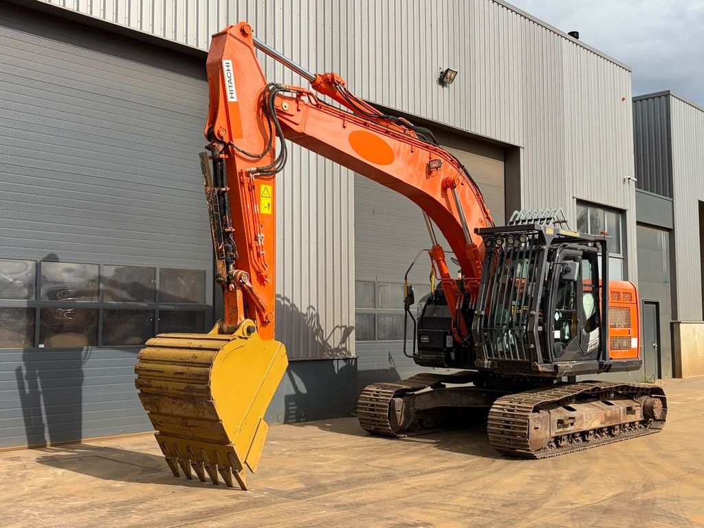 Hitachi ZX225US5LC