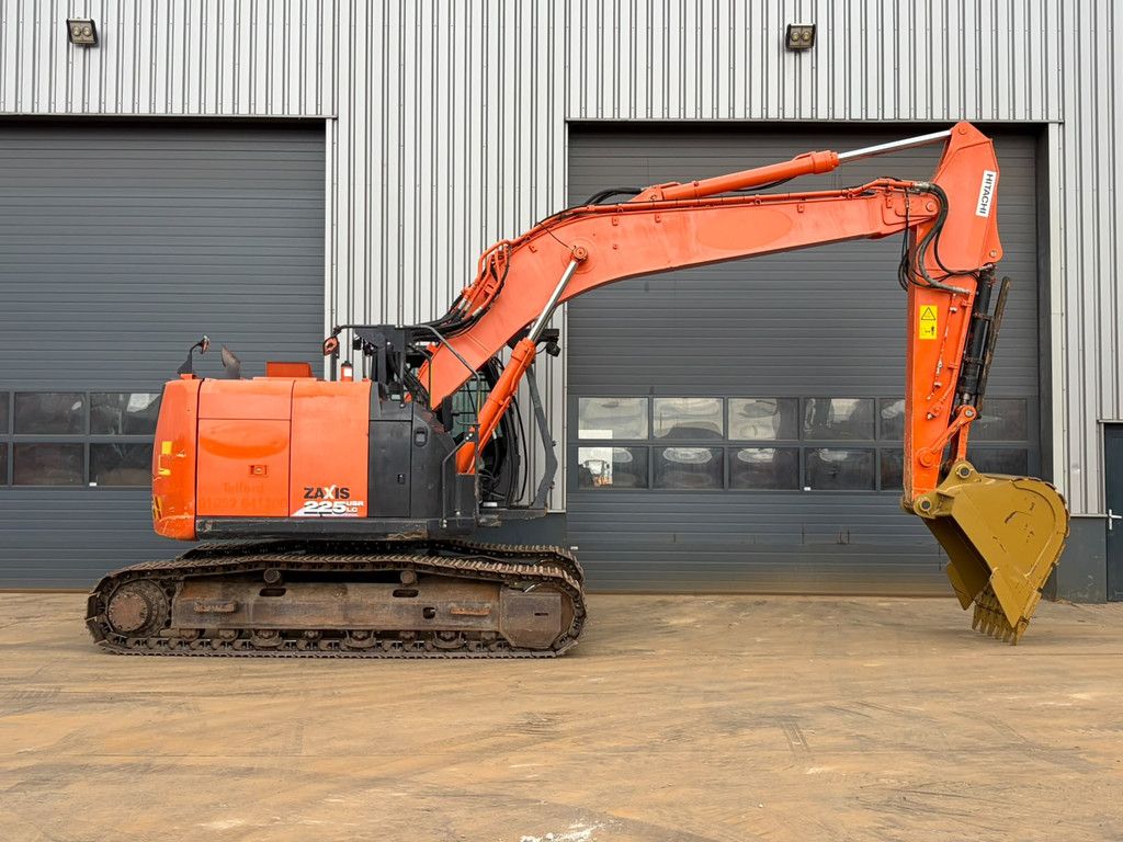 Hitachi ZX225US5LC