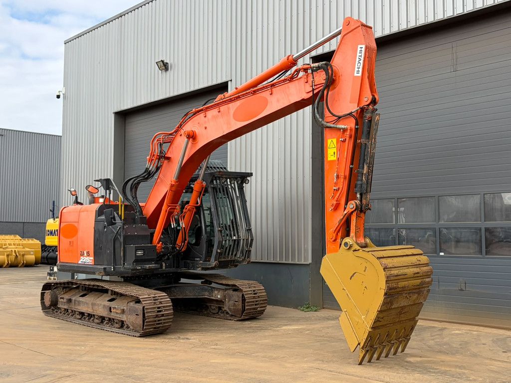 Hitachi ZX225US5LC
