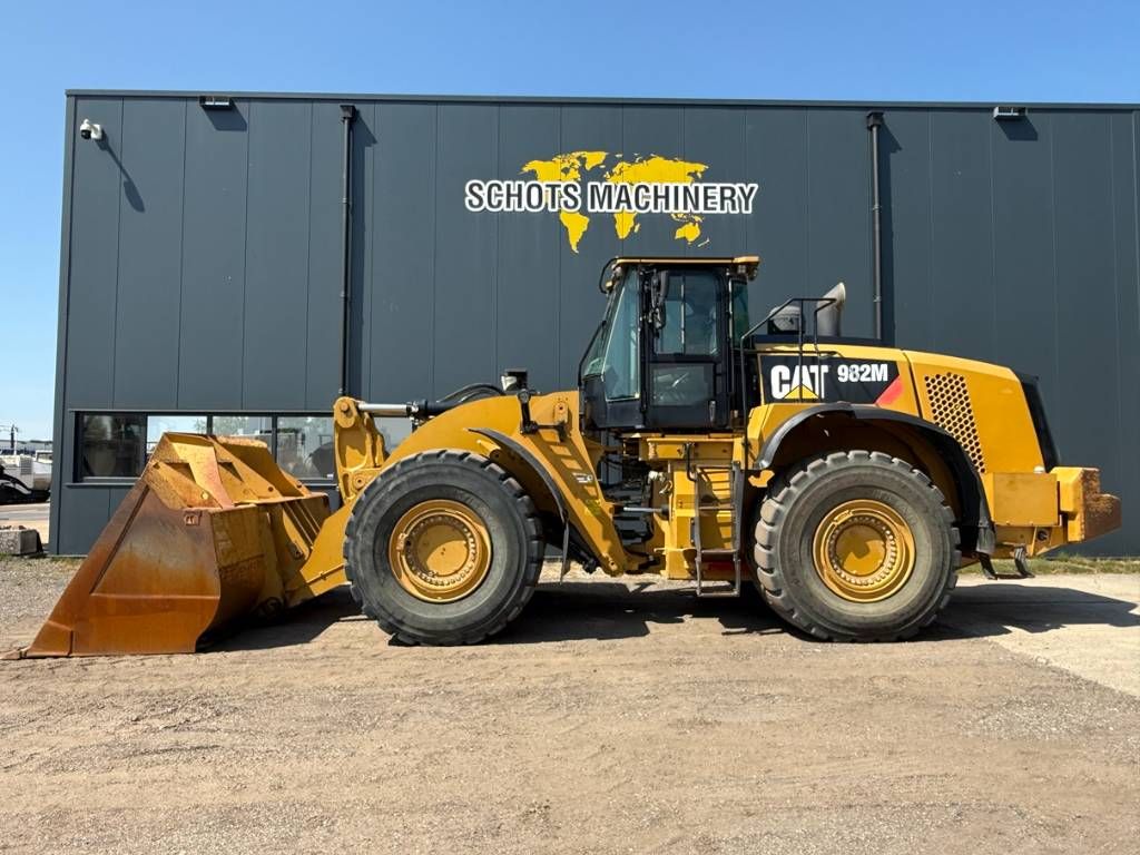 CAT 982 M