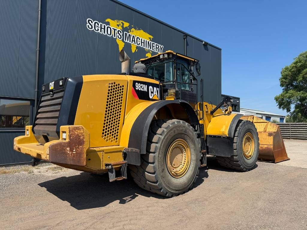 CAT 982 M