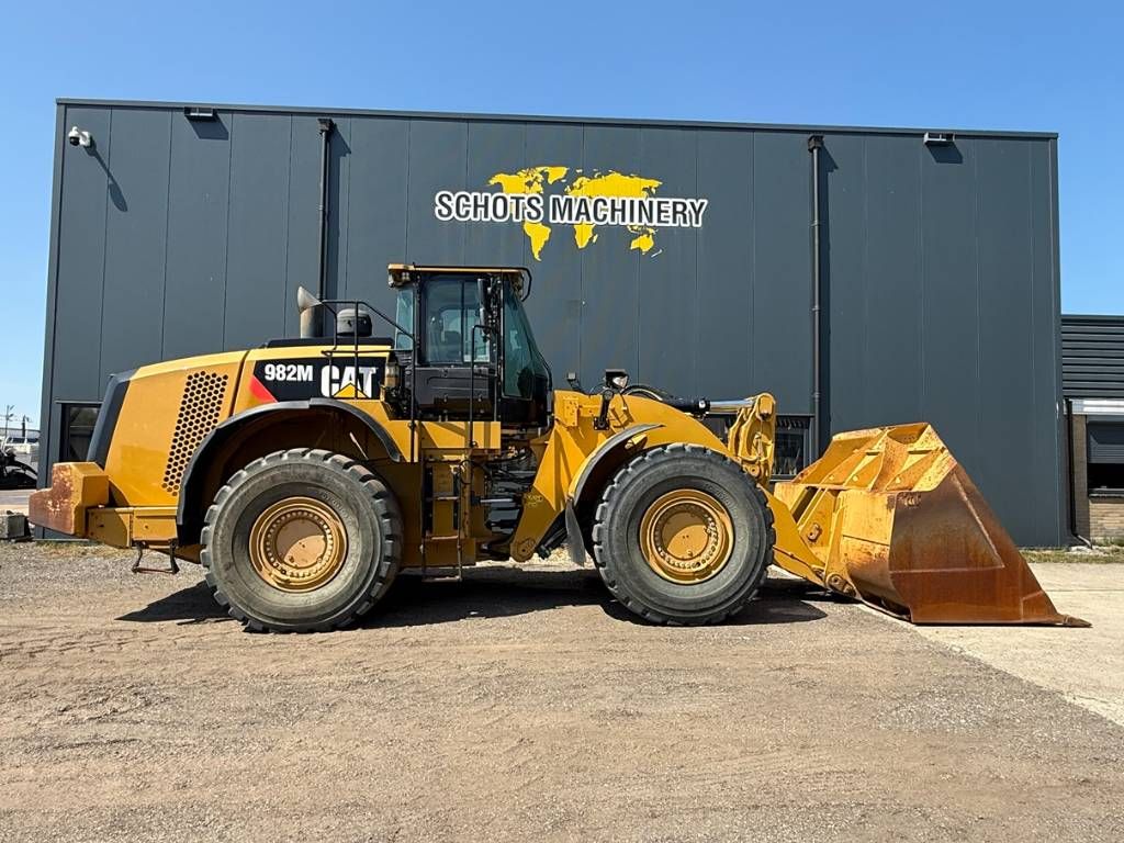 CAT 982 M