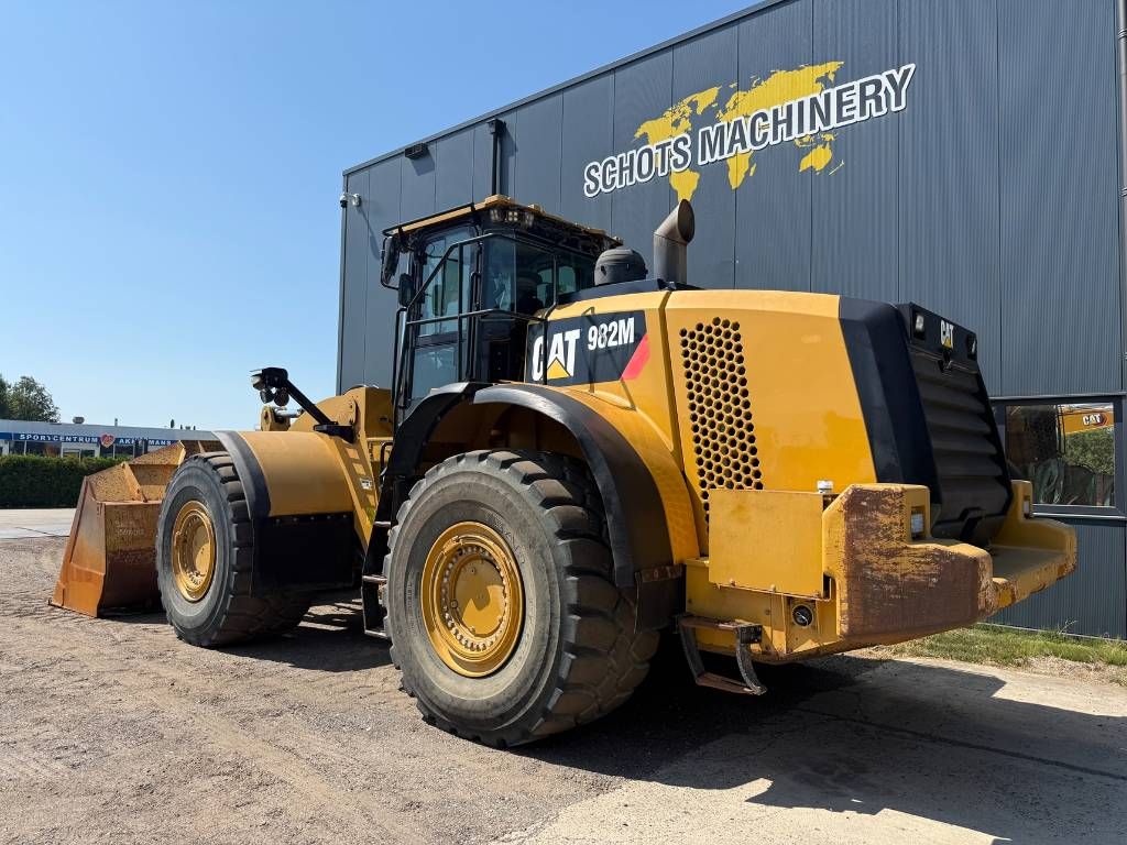 CAT 982 M