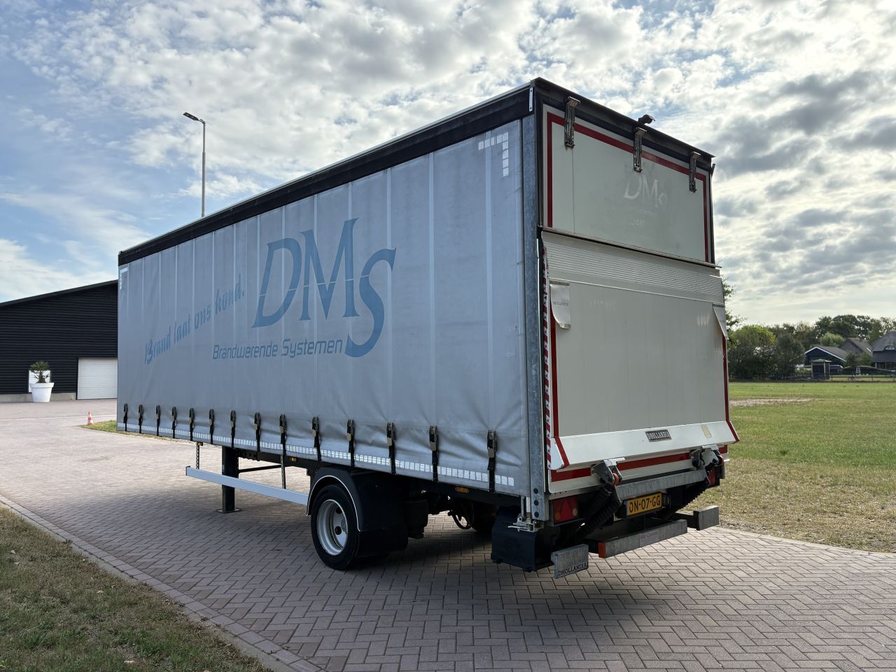 Be oplegger BE-COMBI schuifzielen 7 ton met laadklep 1000 kg