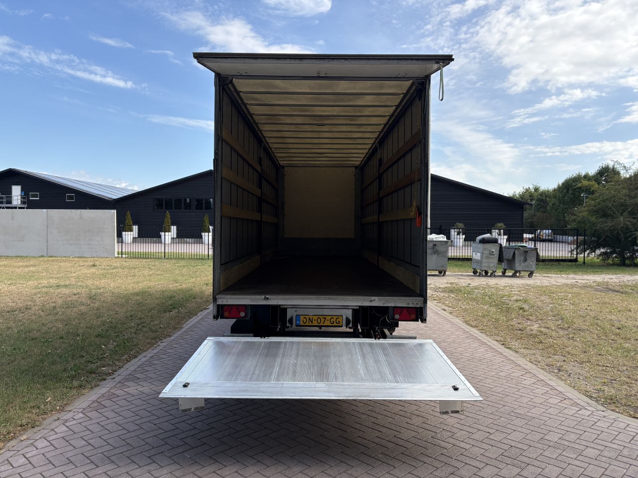 Be oplegger BE-COMBI schuifzielen 7 ton met laadklep 1000 kg