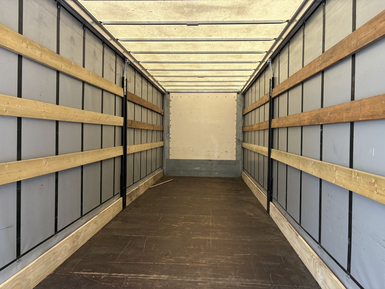 Be oplegger BE-COMBI schuifzielen 7 ton met laadklep 1000 kg