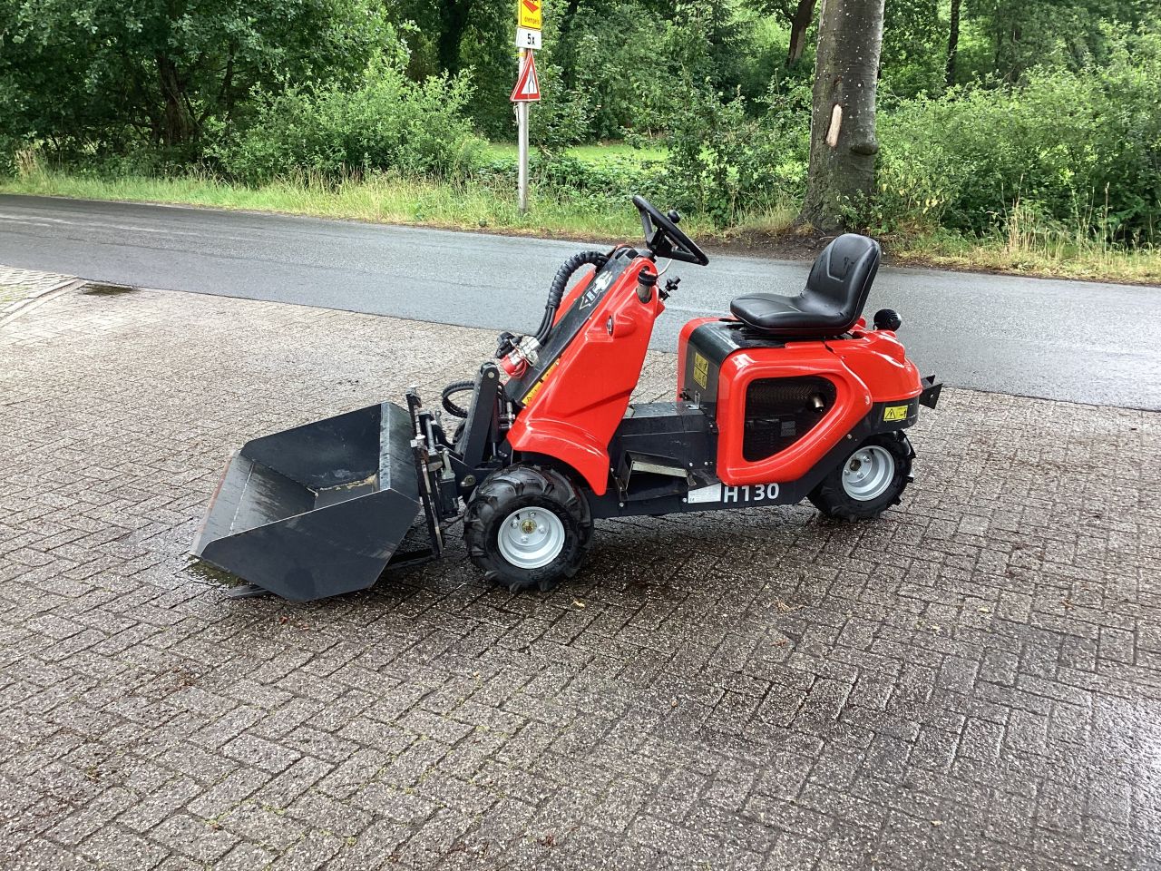 Heracles H130 pro mini shovel